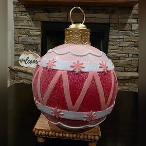 Gorgeous Oversized Ornament-NWT